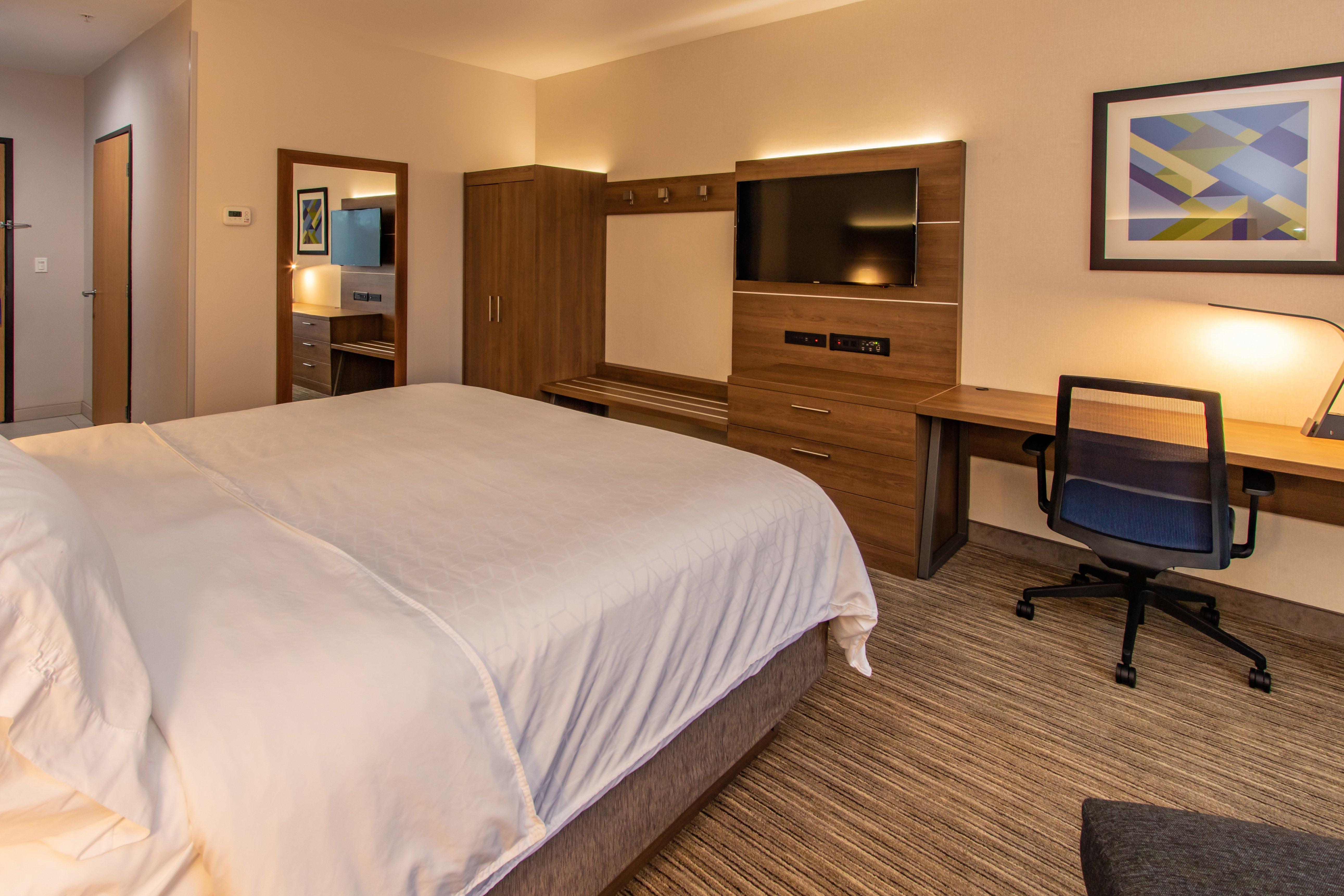 Holiday Inn Express Hotel & Suites Roseville - Galleria Area, An Ihg Hotel Екстер'єр фото