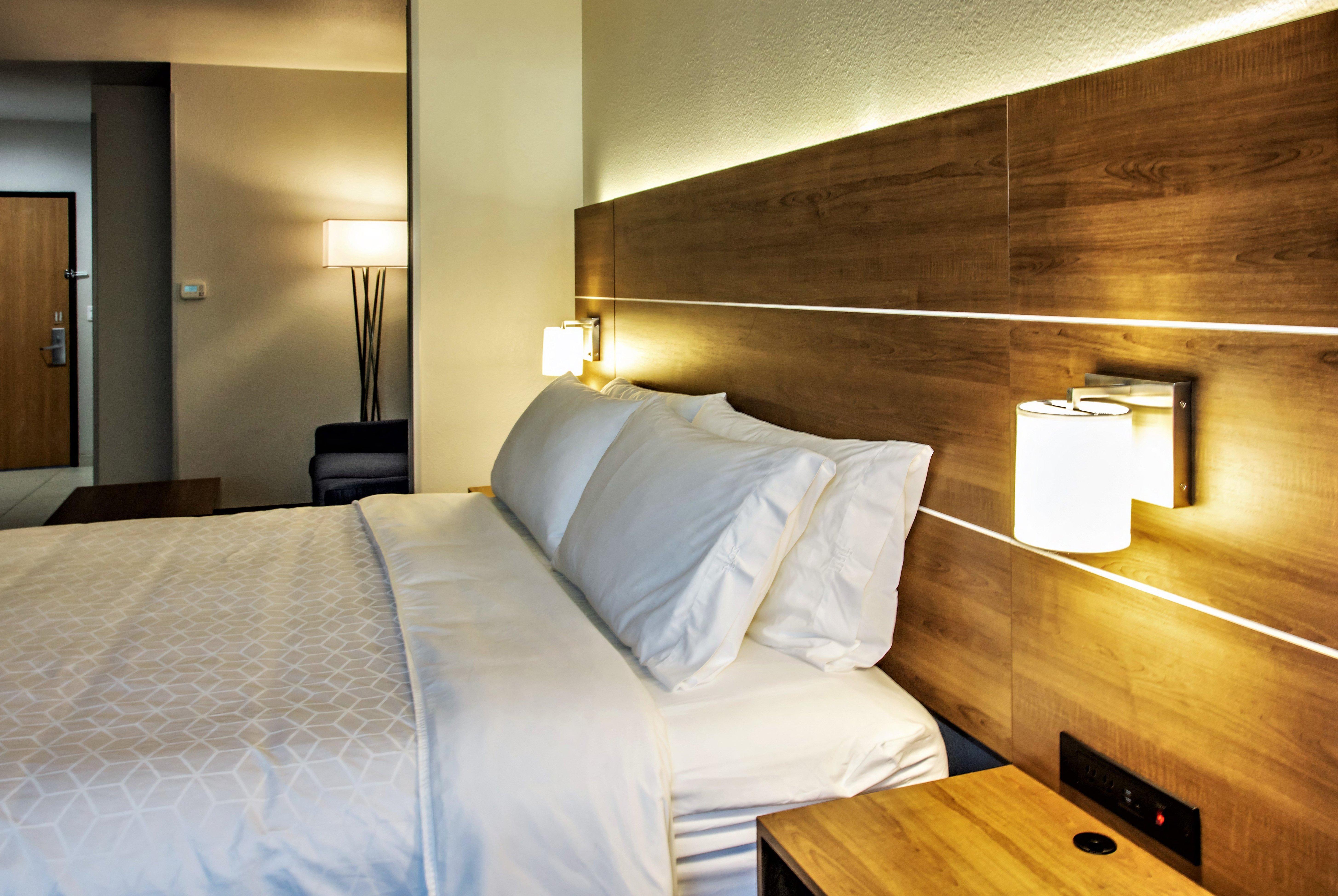 Holiday Inn Express Hotel & Suites Roseville - Galleria Area, An Ihg Hotel Екстер'єр фото