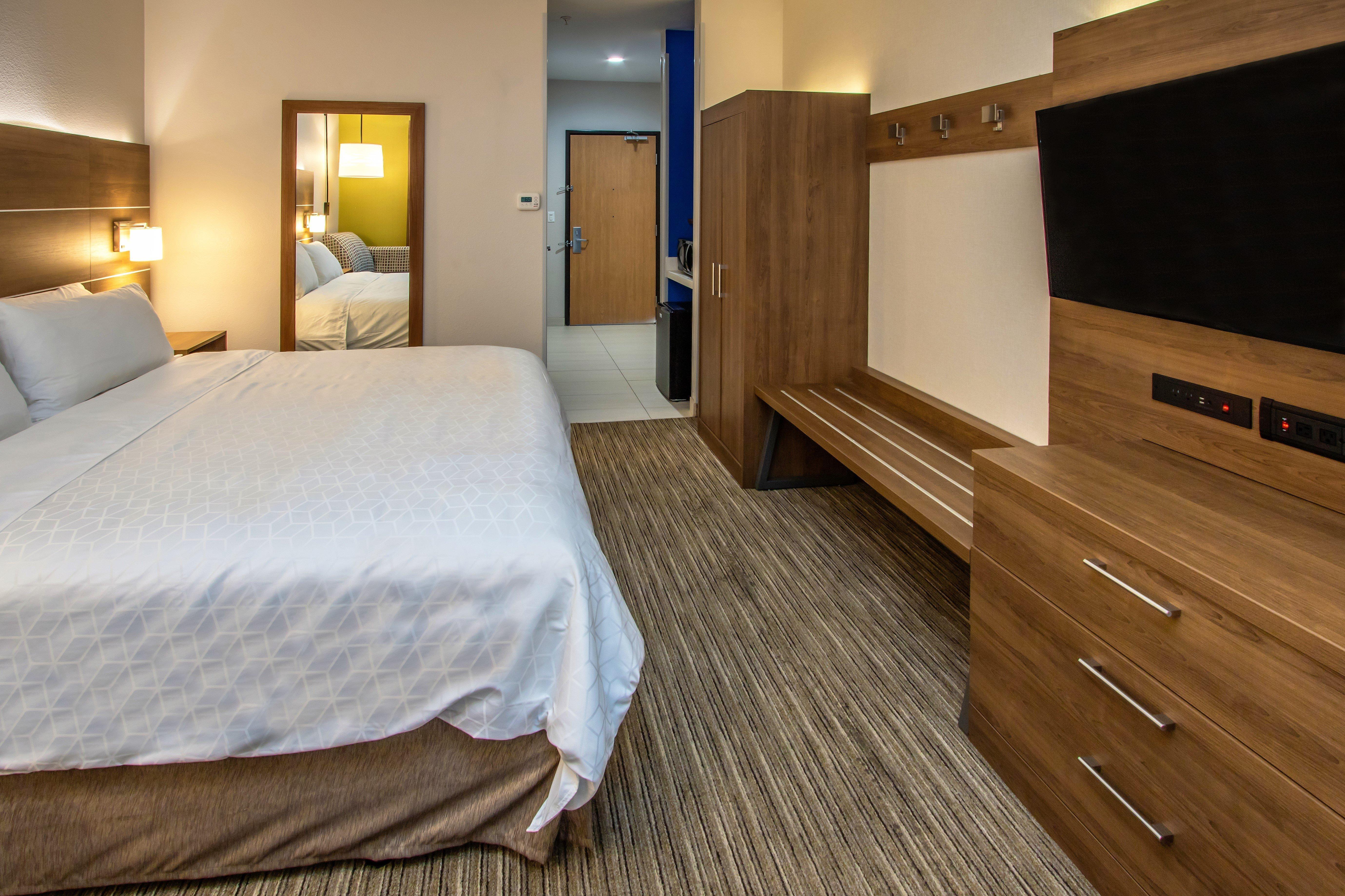 Holiday Inn Express Hotel & Suites Roseville - Galleria Area, An Ihg Hotel Екстер'єр фото