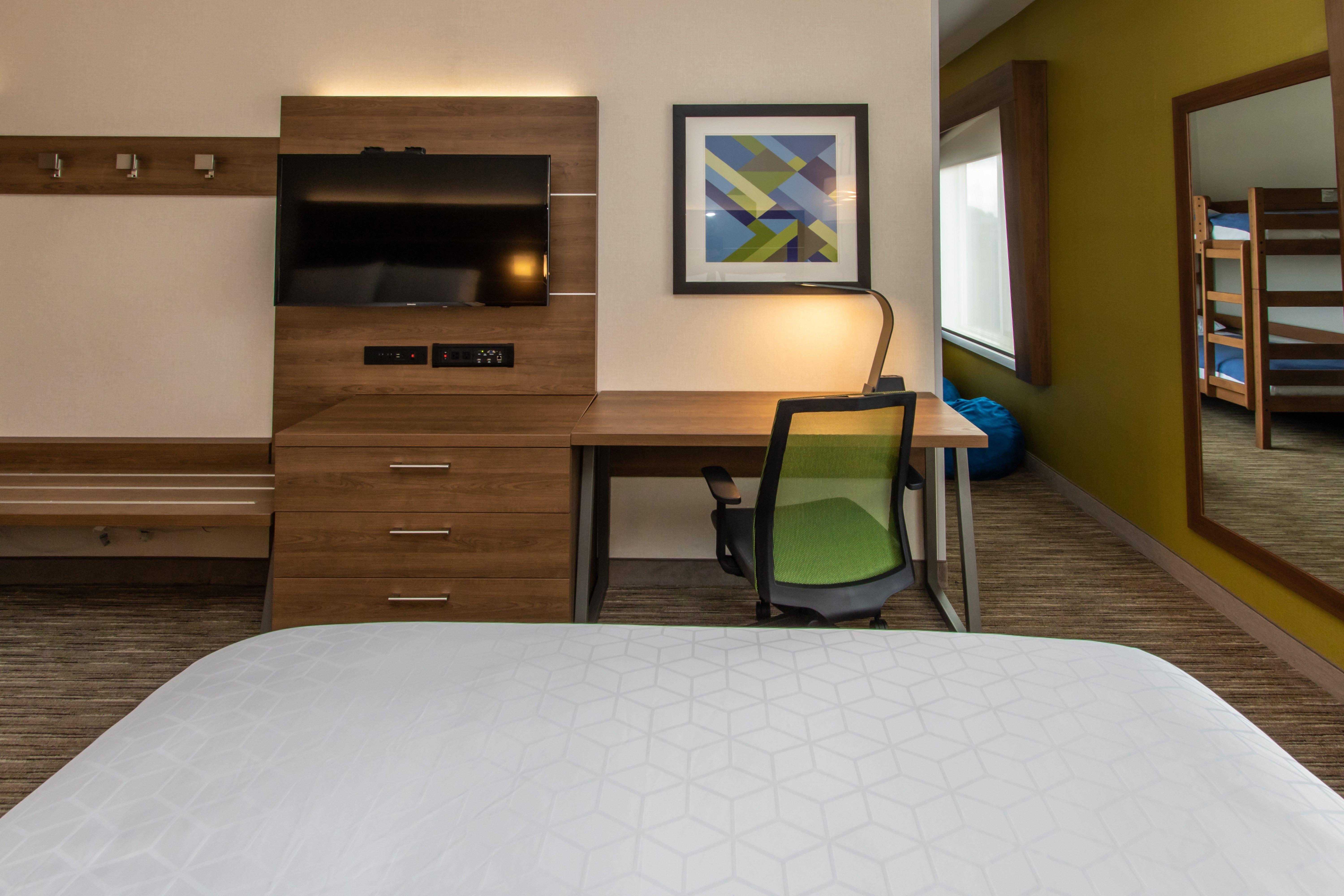 Holiday Inn Express Hotel & Suites Roseville - Galleria Area, An Ihg Hotel Екстер'єр фото