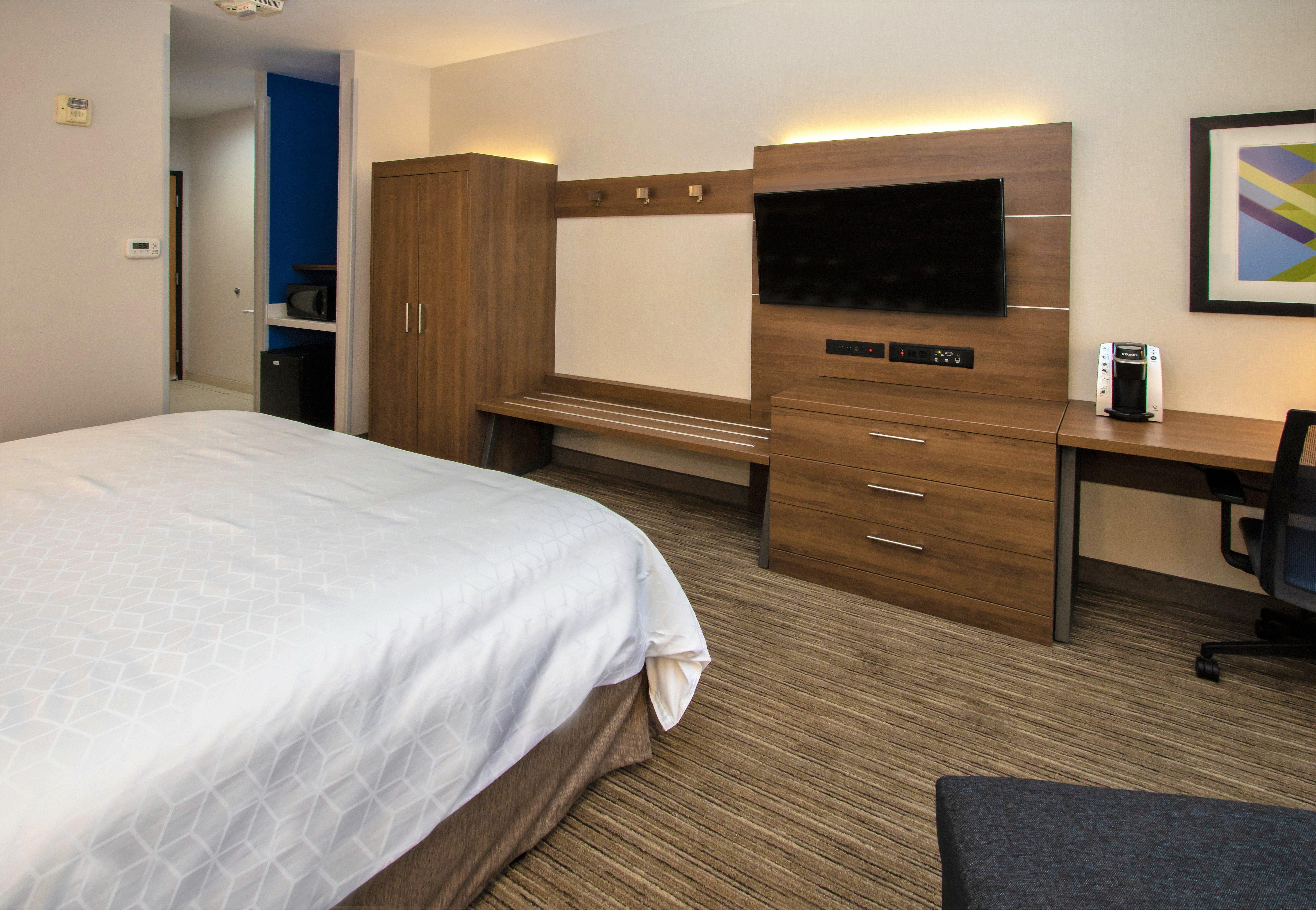 Holiday Inn Express Hotel & Suites Roseville - Galleria Area, An Ihg Hotel Екстер'єр фото